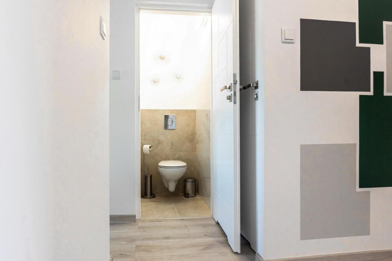 Quadratum Apartment By Noclegi Renters กดัญสก์ ภายนอก รูปภาพ